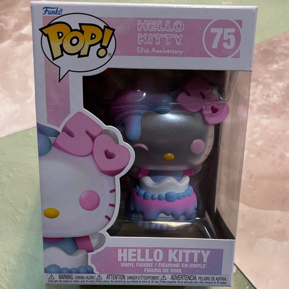 Hello Kitty in cake 50th anniversary Funko